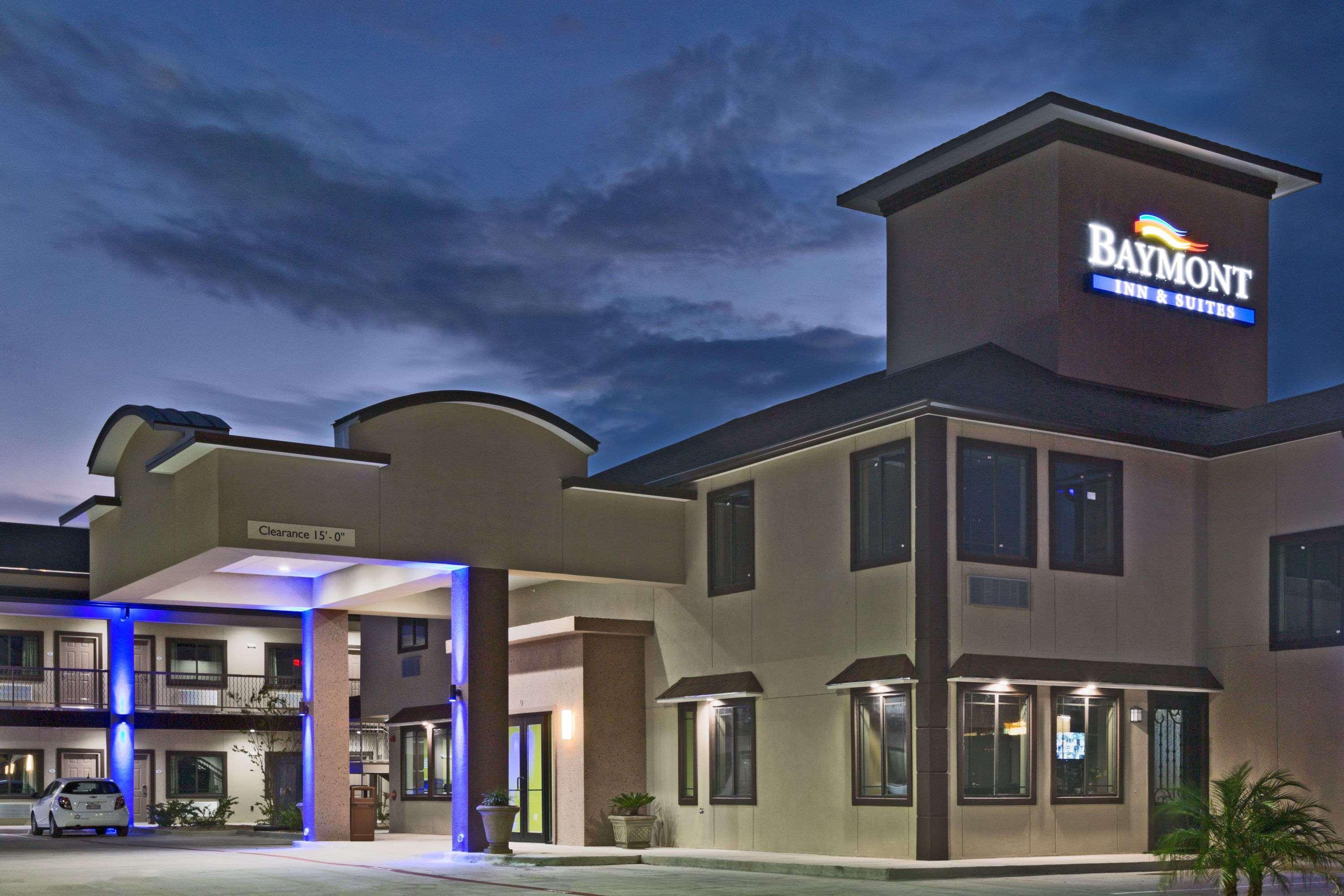 Baymont By Wyndham Bryan College Station Hotel Kültér fotó