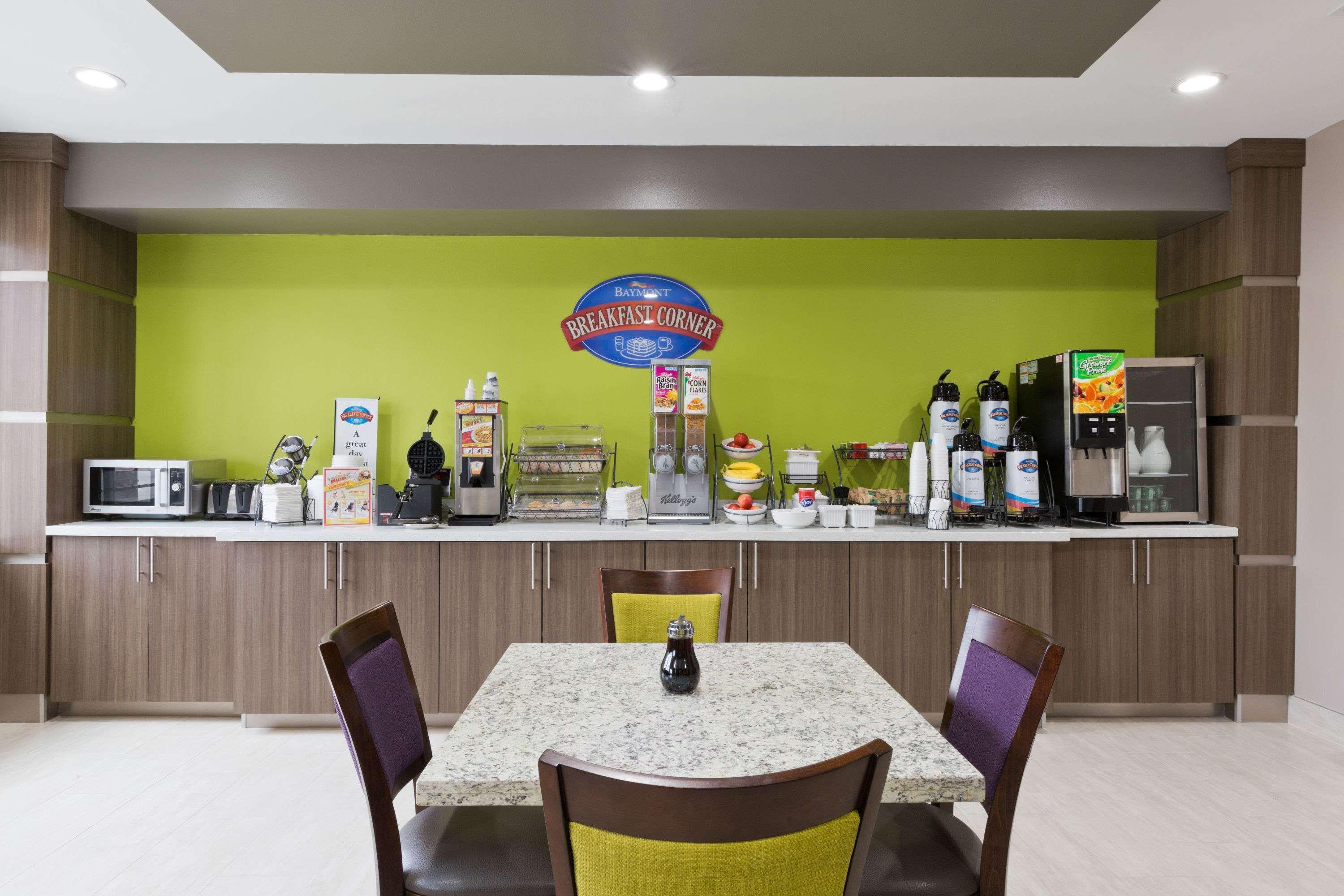 Baymont By Wyndham Bryan College Station Hotel Kültér fotó